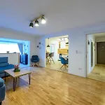 Apartament Five Stars *