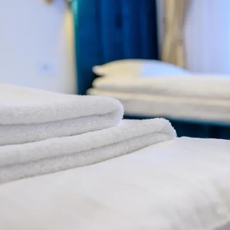 Five Stars Apartment