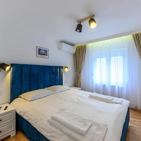 Five Stars Apartment