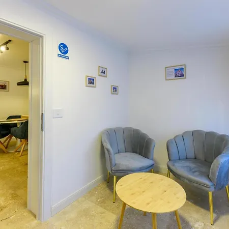 Five Stars Apartment