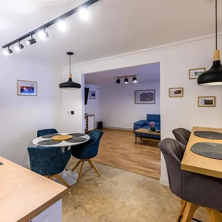 Five Stars Apartment